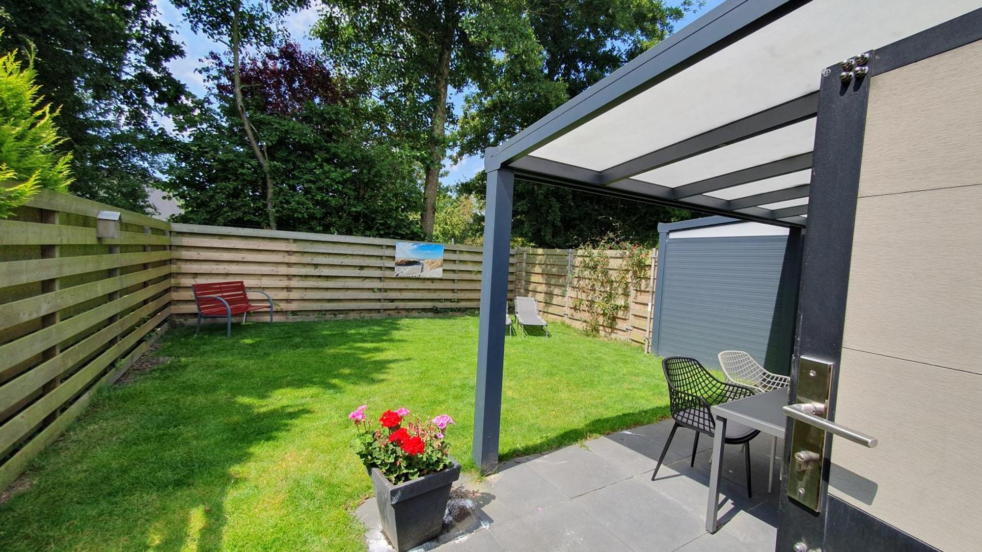Luxe Zomerwoning Met Omheinde Tuin Voor Hond En Kinderen Dirkshorn Экстерьер фото